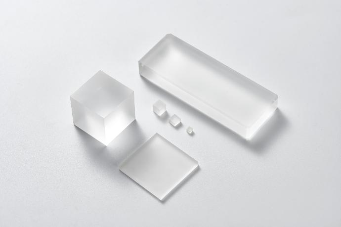 Optical components - Cubes and plates